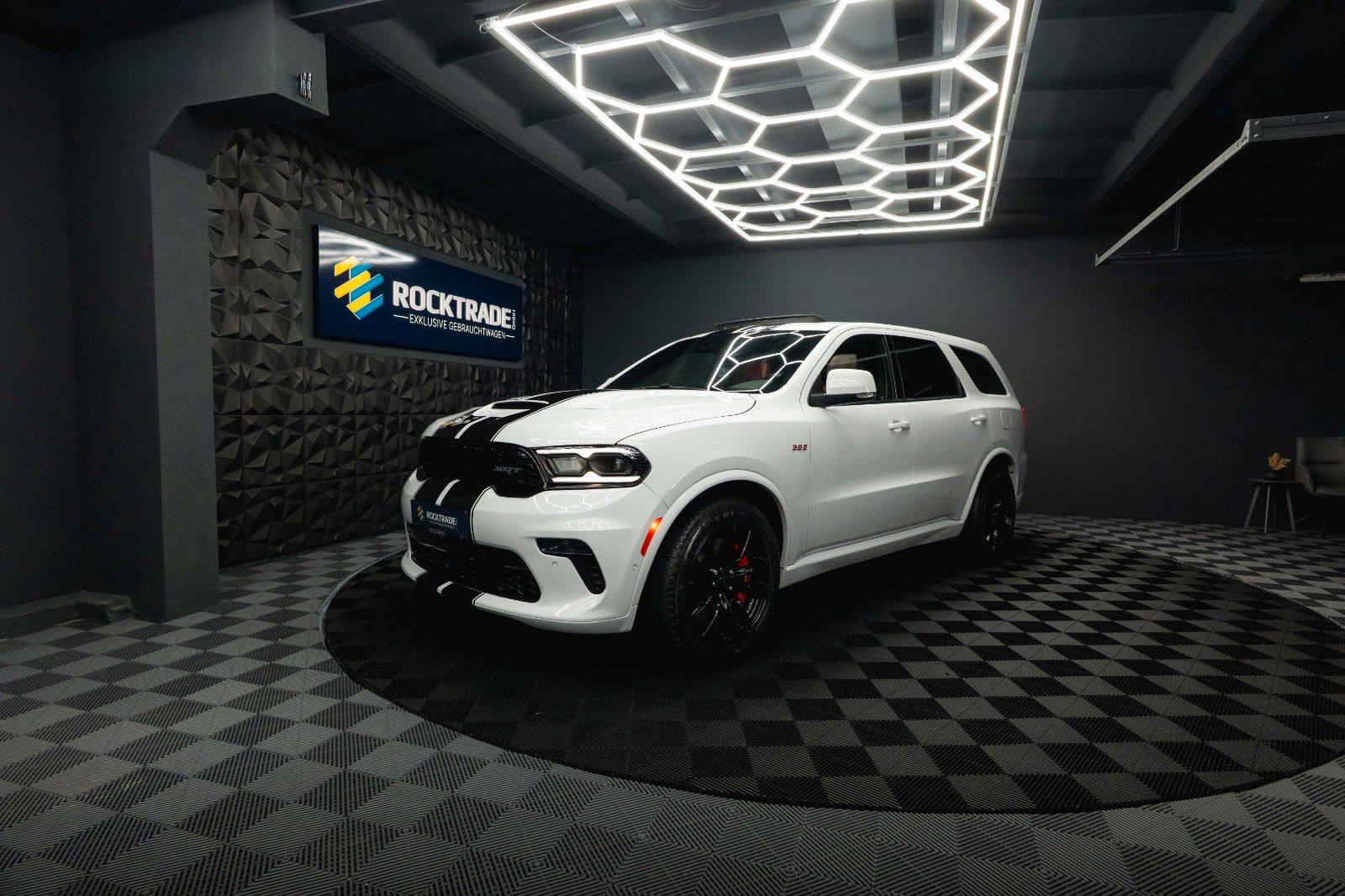 Fahrzeugabbildung Dodge Durango 6.4 V8 SRT Performance 4x4 Night-Paket