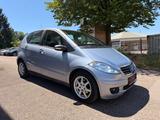 Mercedes-Benz A 150 Automatik TÜV 10.2027 Klima SHZ - blaue Mercedes-Benz A 150