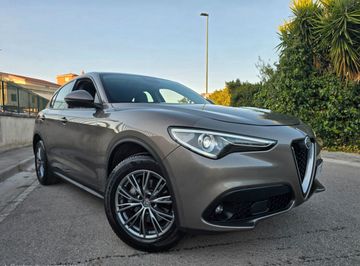 Alfa-Romeo Stelvio - 1