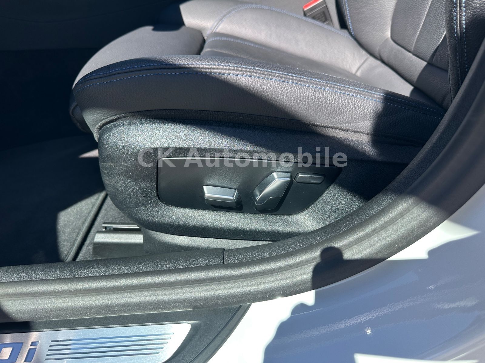 Fahrzeugabbildung BMW M550i xDrive Lim./Shadow-Line/Navi/Leder/LED/Kam
