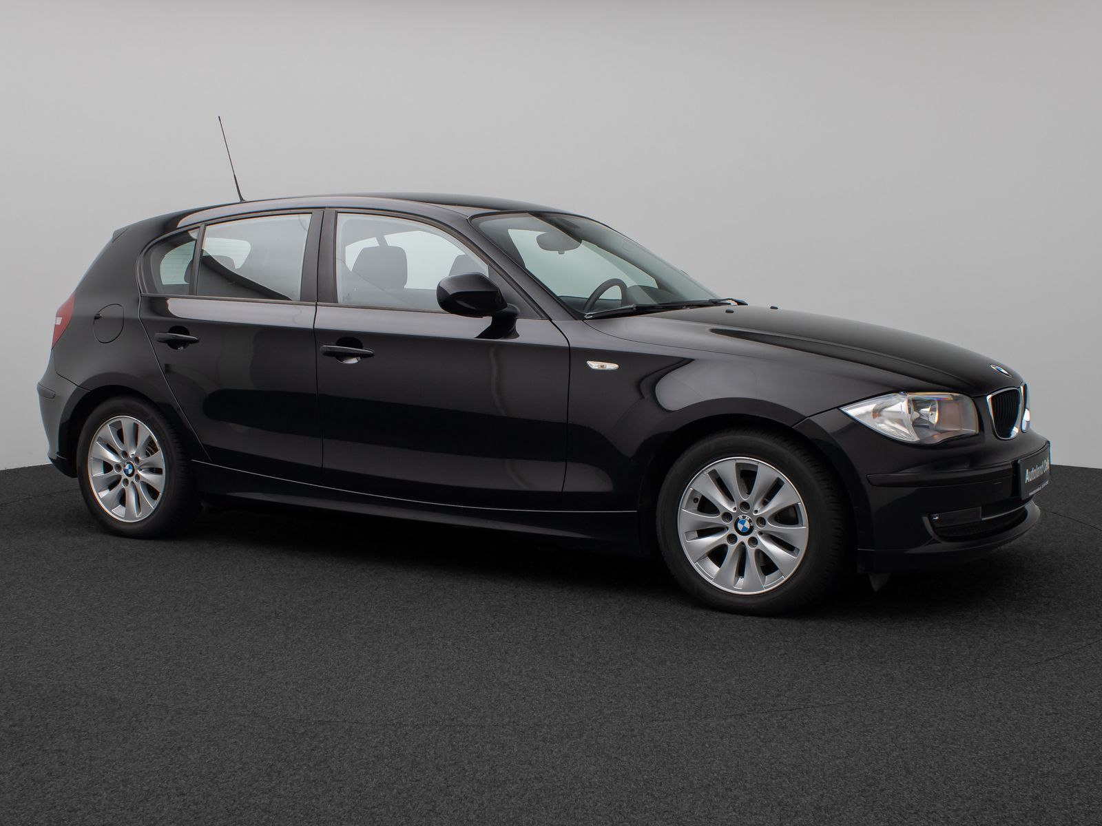 Fahrzeugabbildung BMW 118d  Advantage Sitzheizung AHK PDC Nebelscheinw