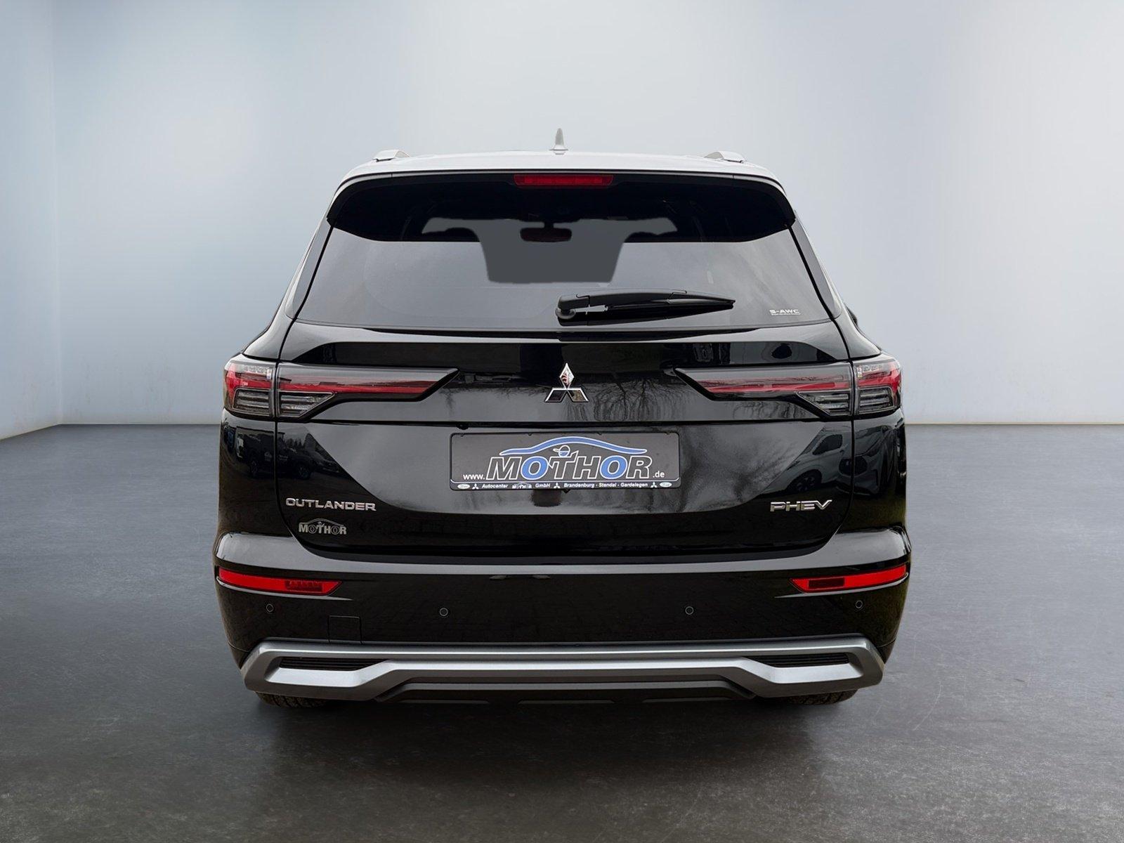 Mitsubishi Outlander Top Luxury 2.4 PHEV ACC+PDC+4xSHZ+NAV