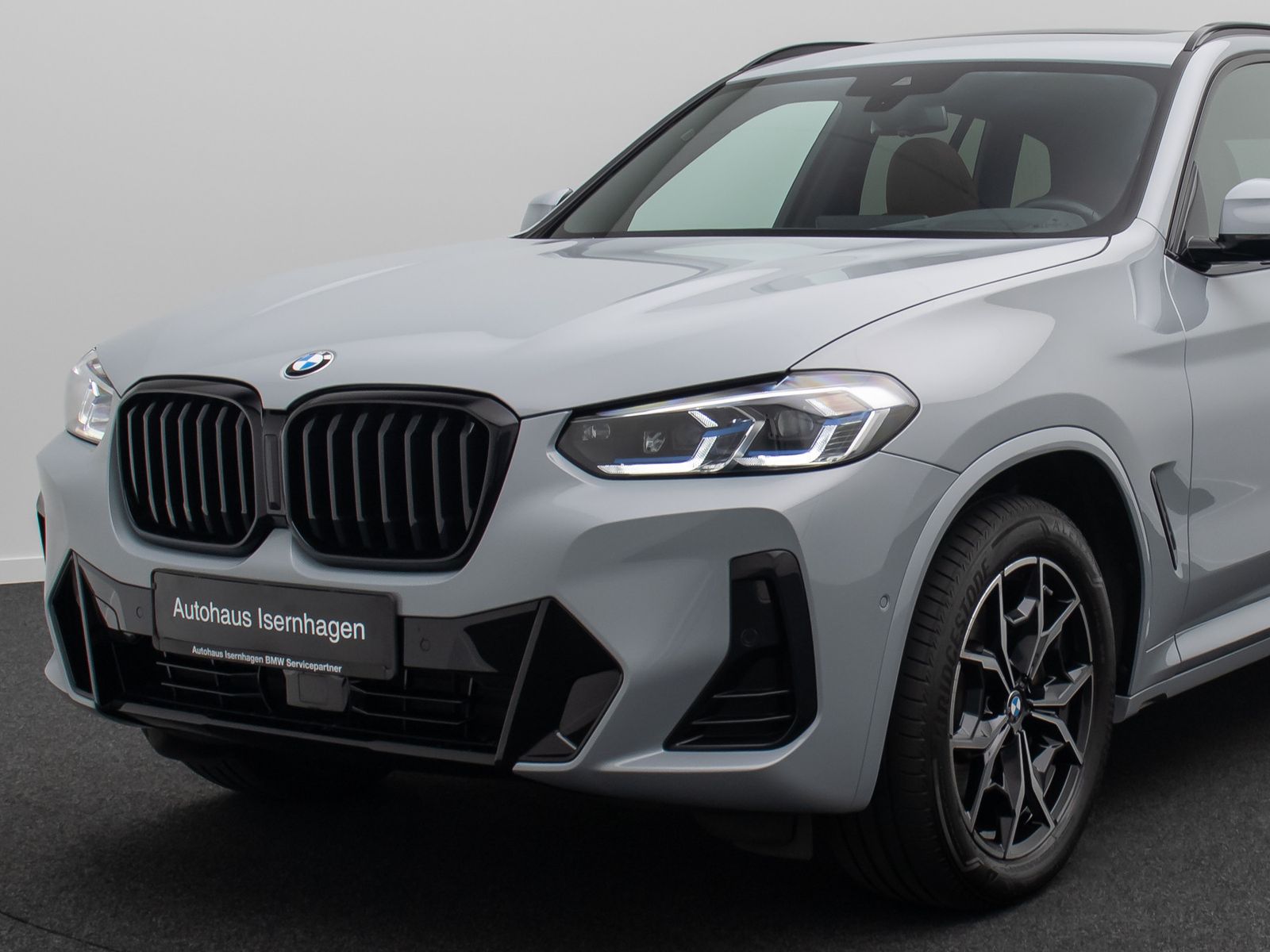 Fahrzeugabbildung BMW X3 xD30i M Sport Panorama Laser Kamera HUD HiFi
