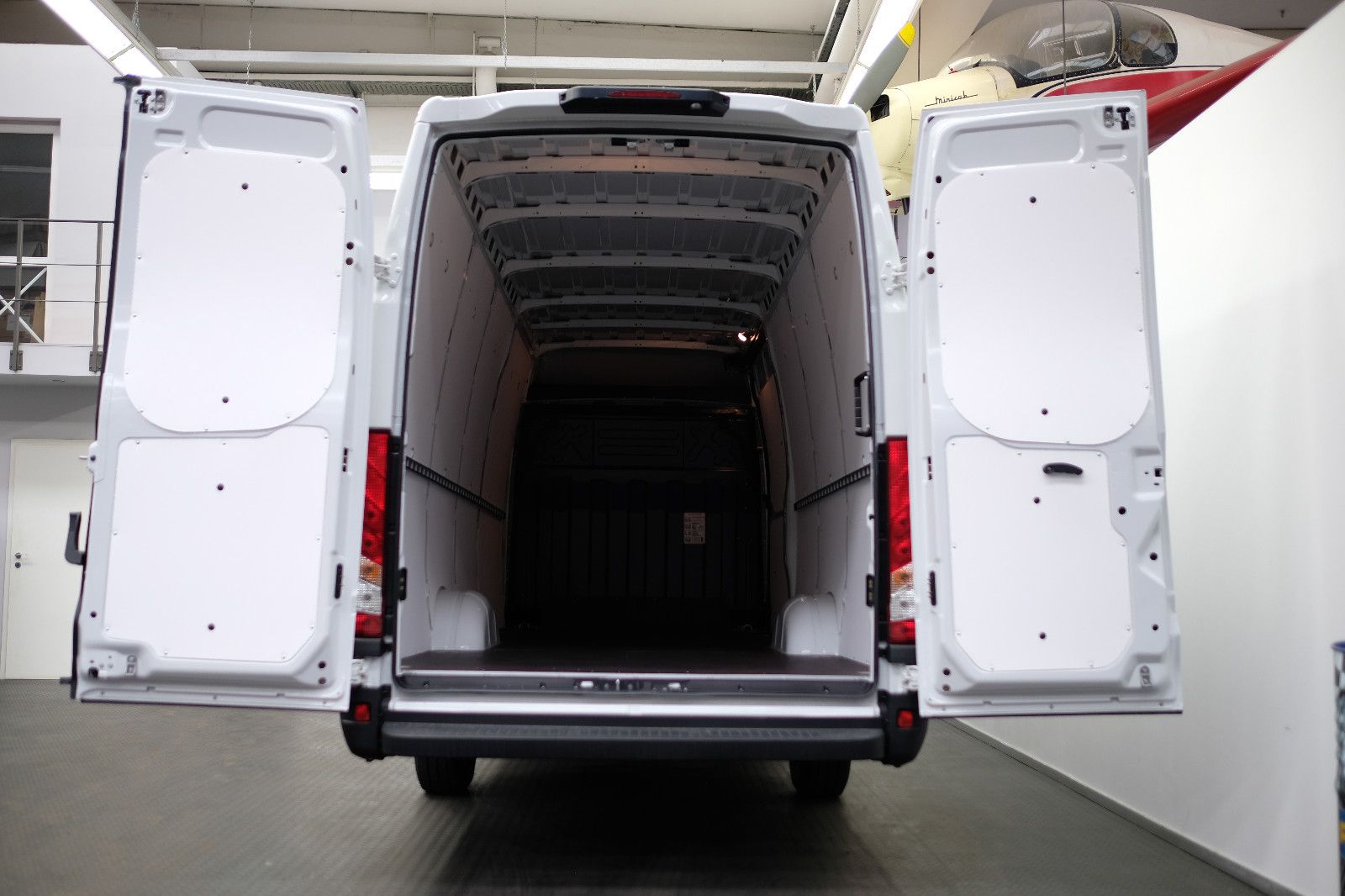 Fahrzeugabbildung Iveco Daily 35S14 E V KAWA KLIMA  LANG RS 4100