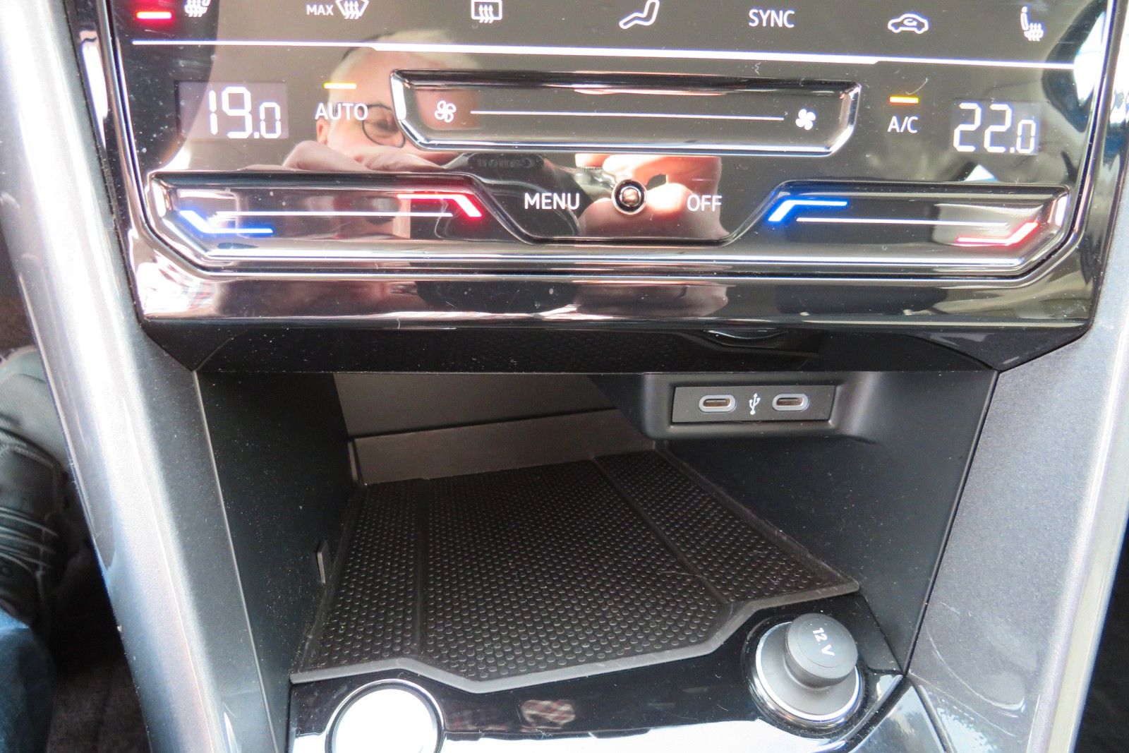 Fahrzeugabbildung Volkswagen T-Roc Style KAMERA ACC NAVI APP SITZH DIGI-COPI