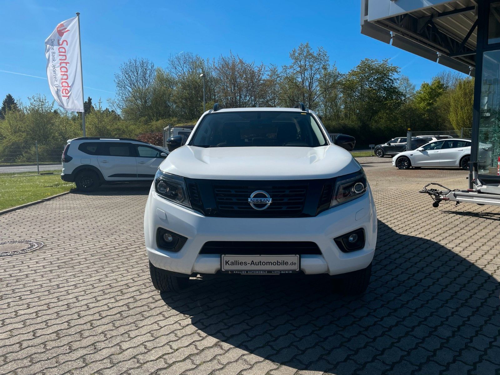 Fahrzeugabbildung Nissan Navara NP300 N-Guard Double Cab 4x4