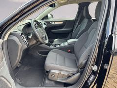 Fahrzeugabbildung Volvo XC40 T3 Geartronic Momentum Pro H/K 360° 1.HAND