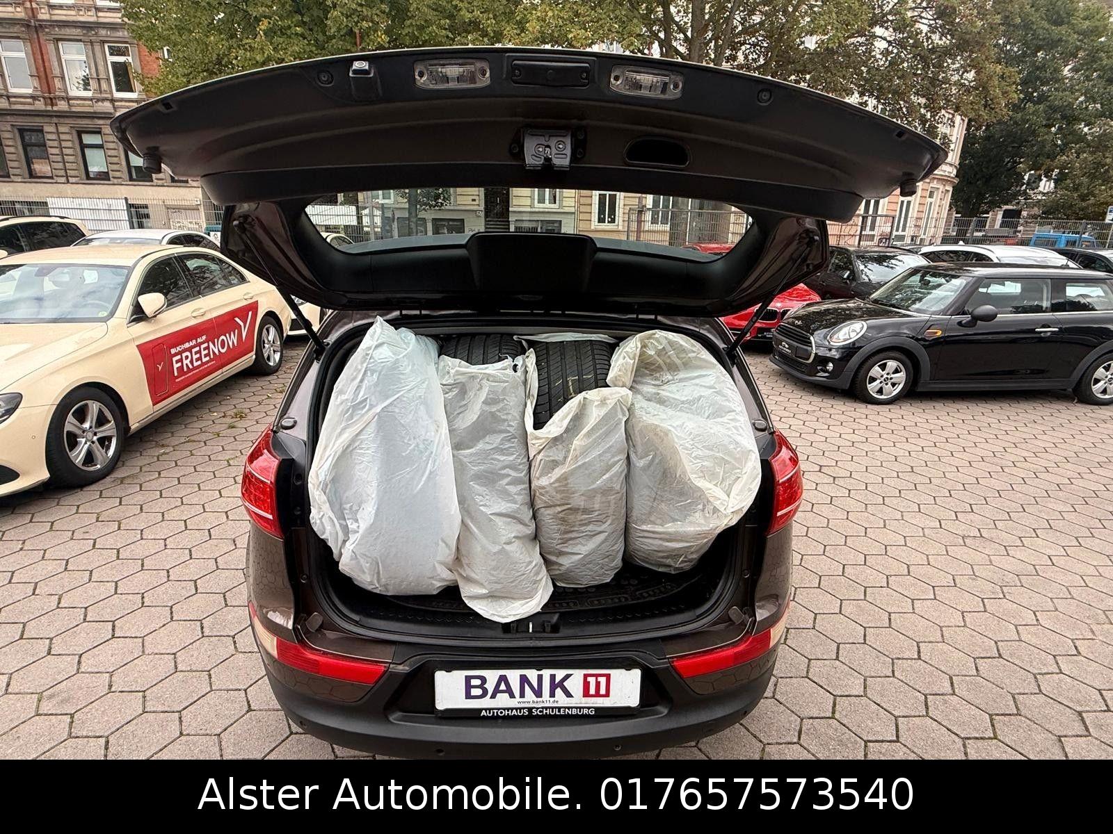Kia Sportage Spirit 4WD,Automatik,Panorama,leder,Nav