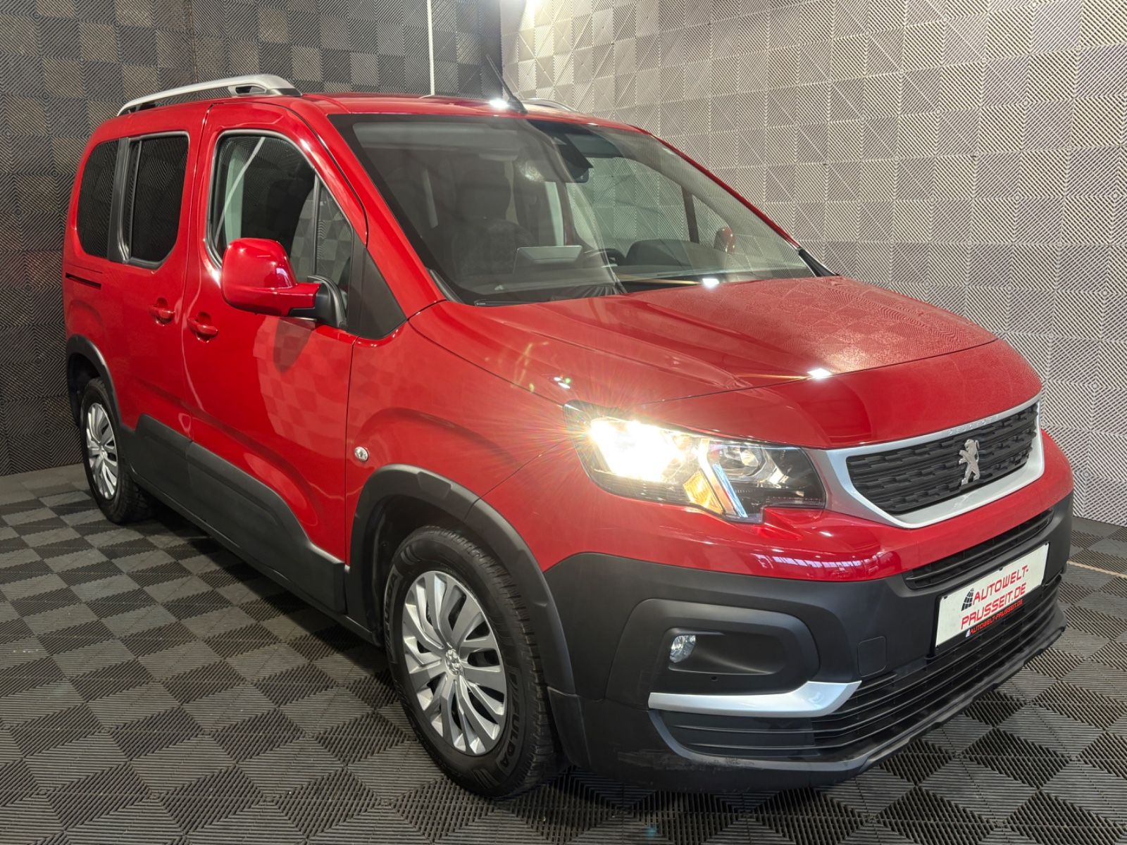 Gebrauchtwagen Peugeot Rifter Rifter 1.2*ACTIVE L1*TEMP-PDC-SHZ-SPUR-BLUETOOTH in Horb am Neckar