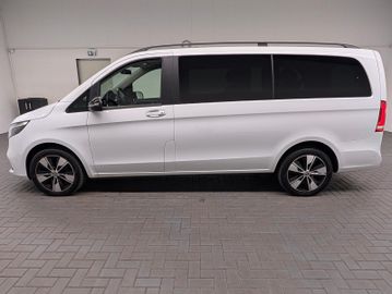 Mercedes V 220 - 2