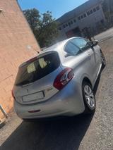 Peugeot 208 1.4 HDi 68 CV 3 porte Access - Peugeot 208 Access mit Diesel-Antrieb