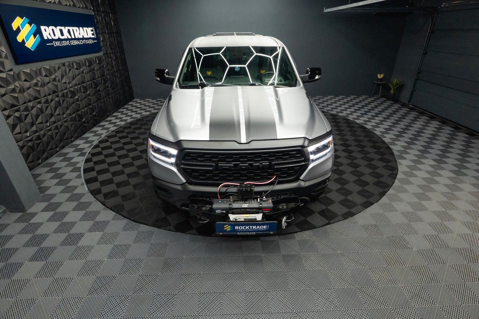 Fahrzeugabbildung Dodge RAM 5.7 V8 HEMI 4x4 OFFROAD LONGBED Seilwinde 5T
