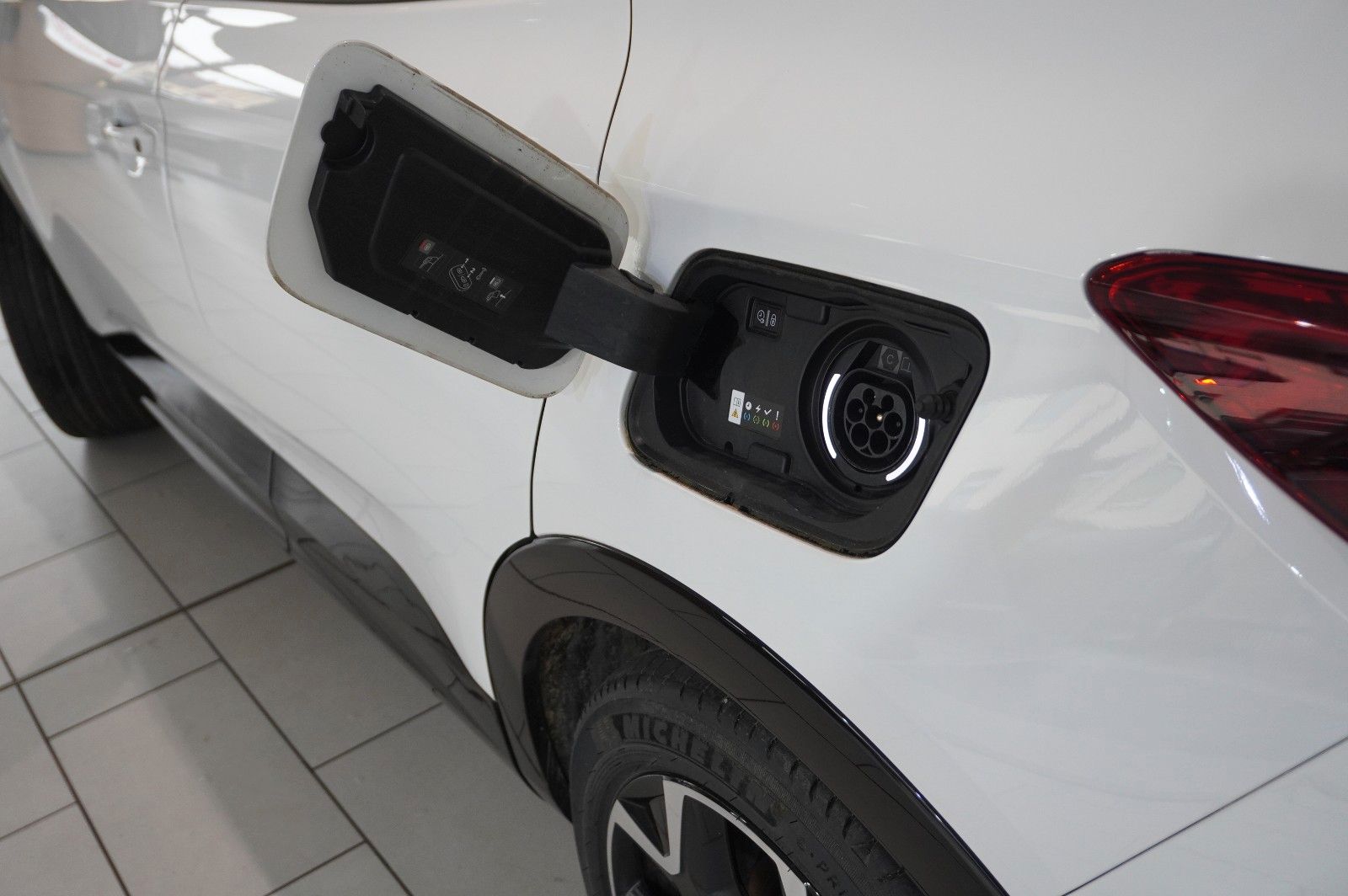 Fahrzeugabbildung Opel Grandland (X) GS LINE 4HYBRID NAVI/KAMERA/AHK