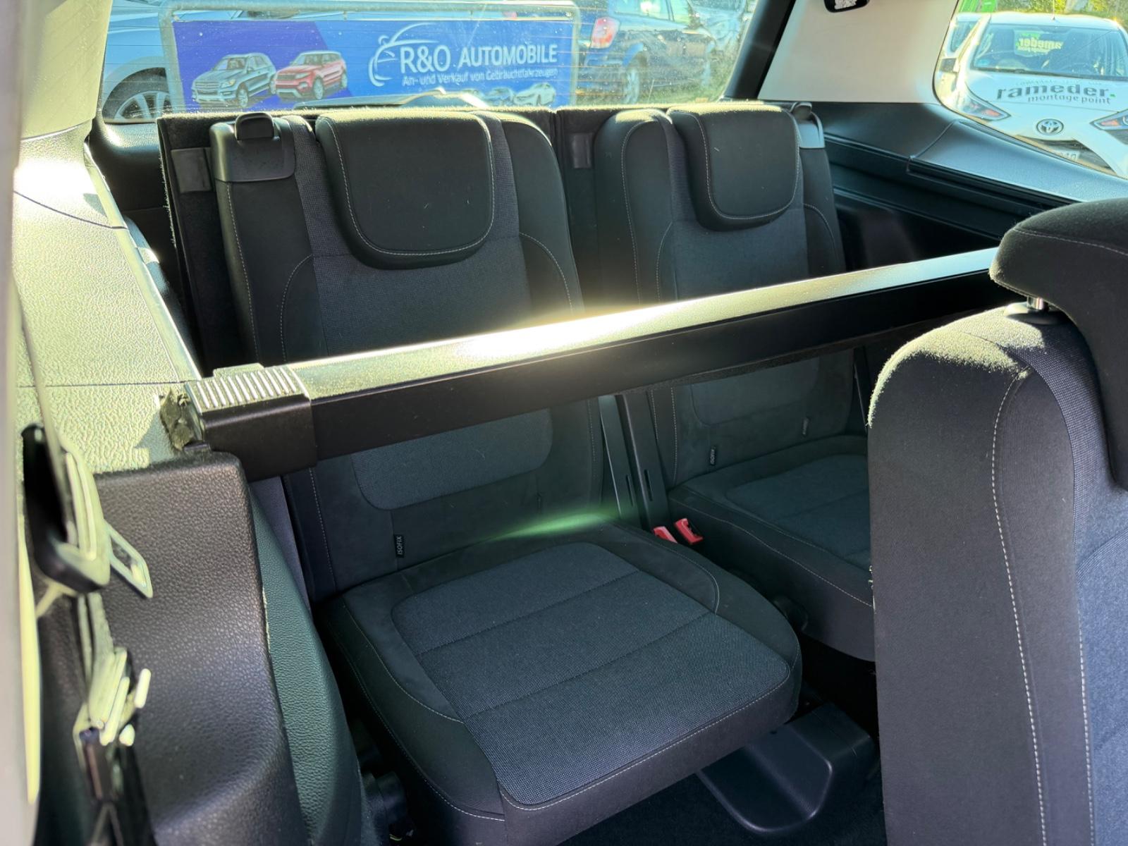 Volkswagen Sharan 2012 — photo 19