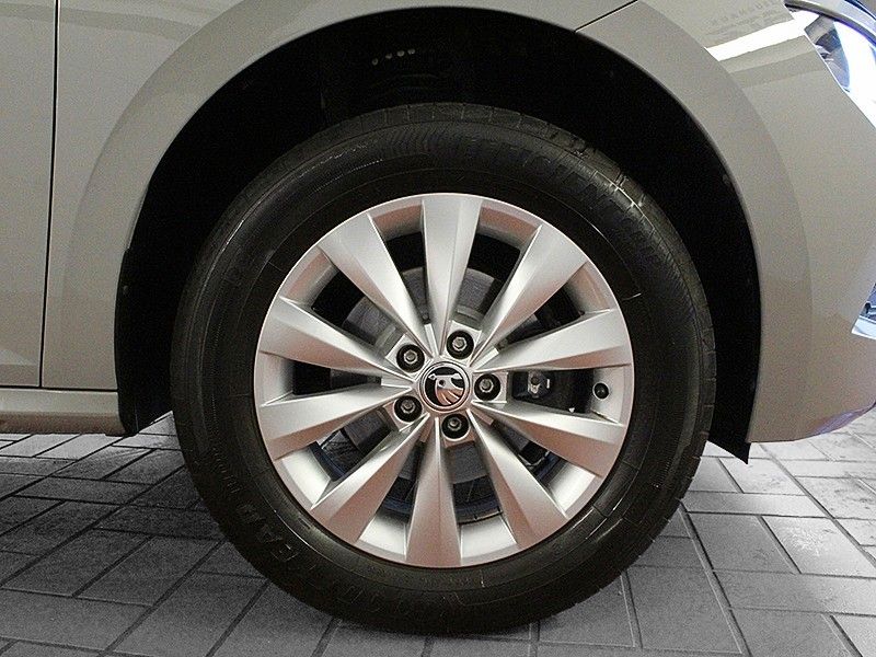Fahrzeugabbildung SKODA Kamiq 1.0 TSI 85kW Ambition *Winterräder Alu*