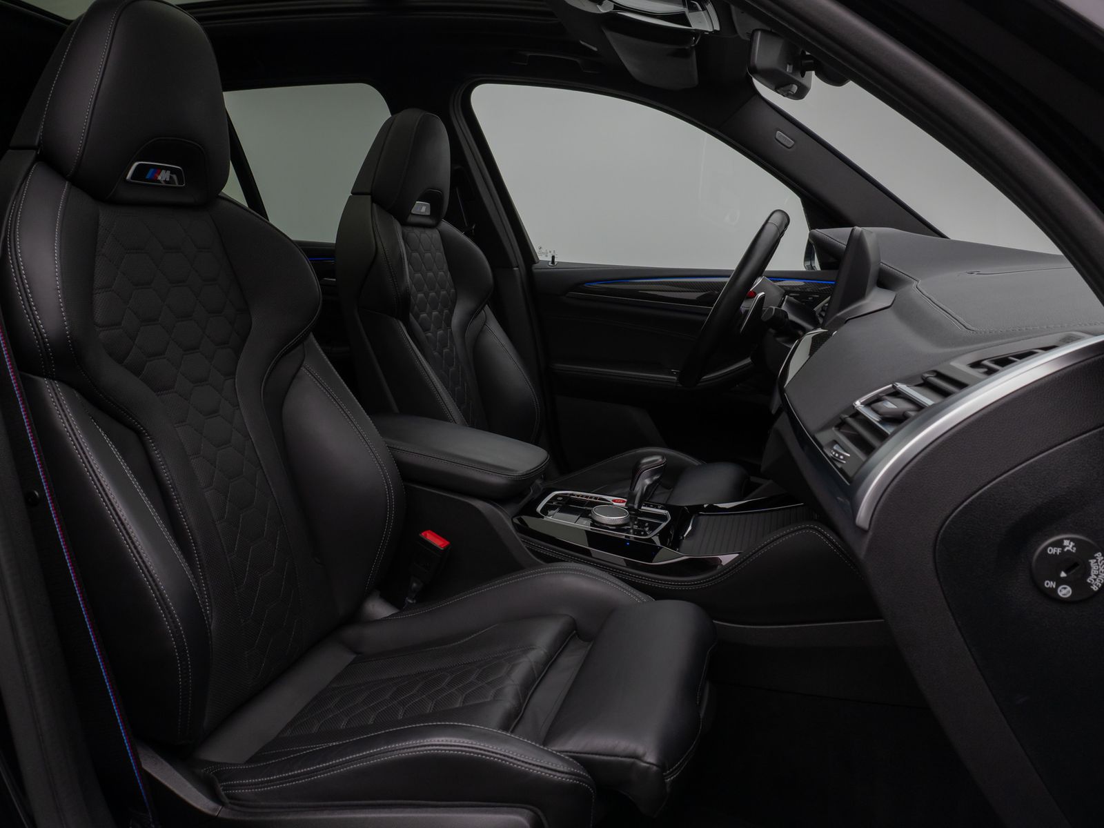 Fahrzeugabbildung BMW X3 M Competition Panorama Laser 360° HUD H/K AHK