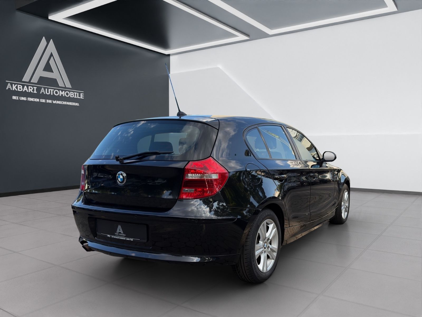 Fahrzeugabbildung BMW 118 1 Limousine*2.Hand*Automatik*Xenon*
