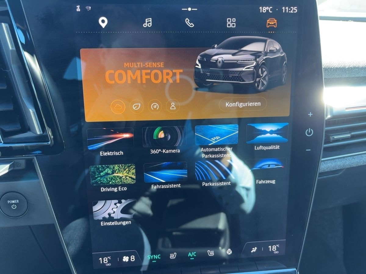 Fahrzeugabbildung Renault Megane E-TECH Techno EV60 220hp - mit KI generiert/bearbeitet