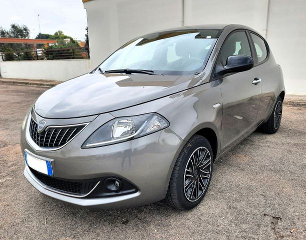 Otros Lancia Ypsilon 1.0 Hybrid Gold Aziendale