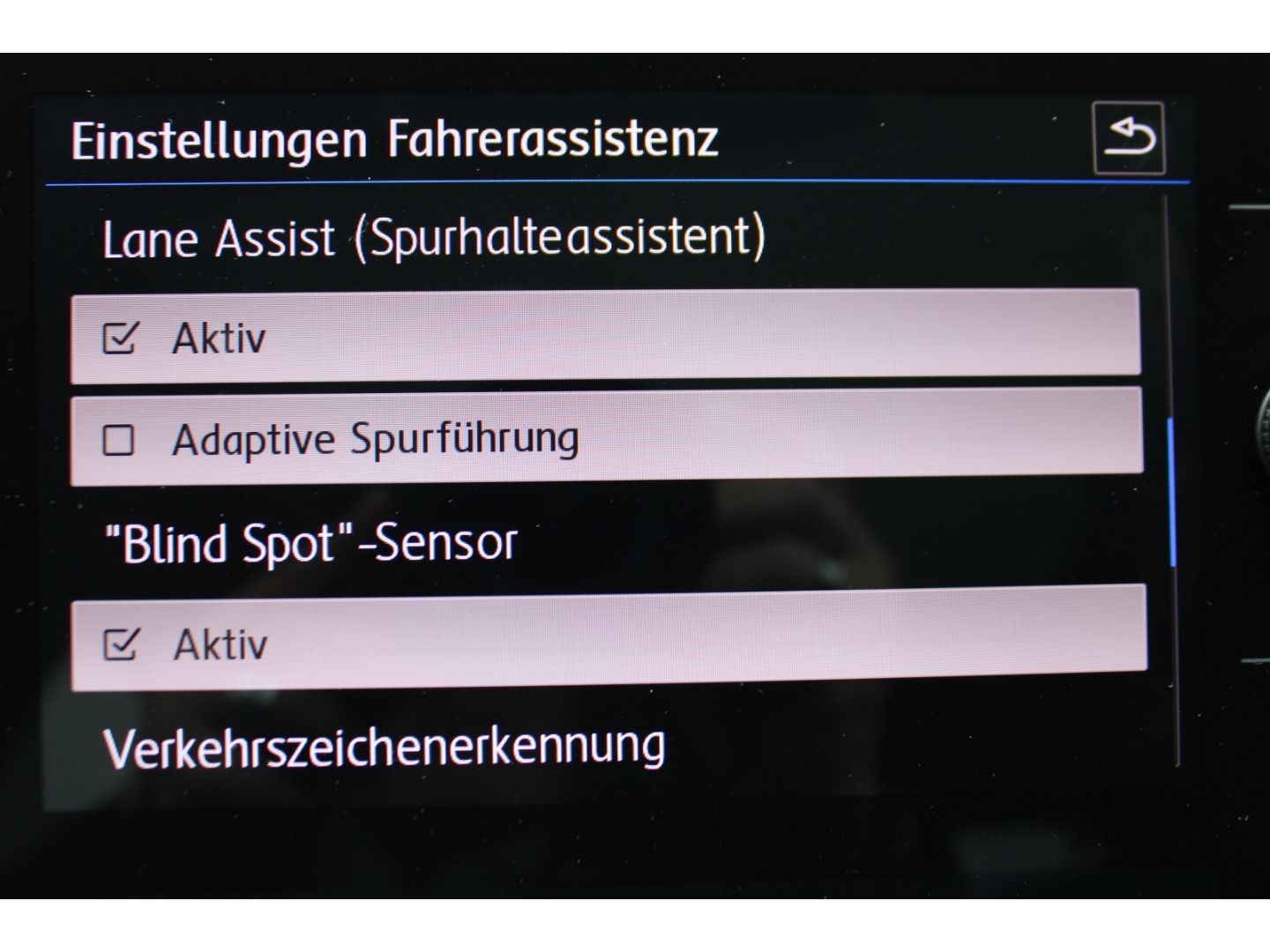 VW T-Roc 1.5 TSI Style 45 DSG ACC LED Pano RFK StHz - Image 25