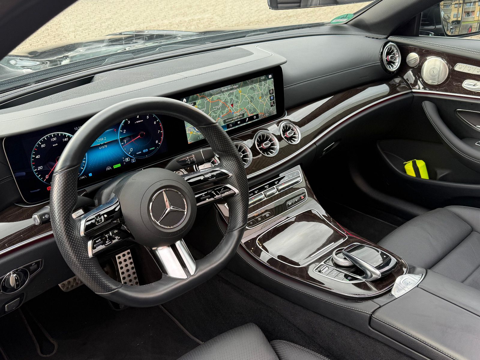 Fahrzeugabbildung Mercedes-Benz E 450 Cabrio AMG/BURMESTER/HUD/AMBIENTE/MASSAGE/