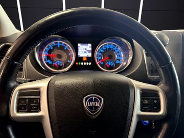 Lancia Voyager - 11