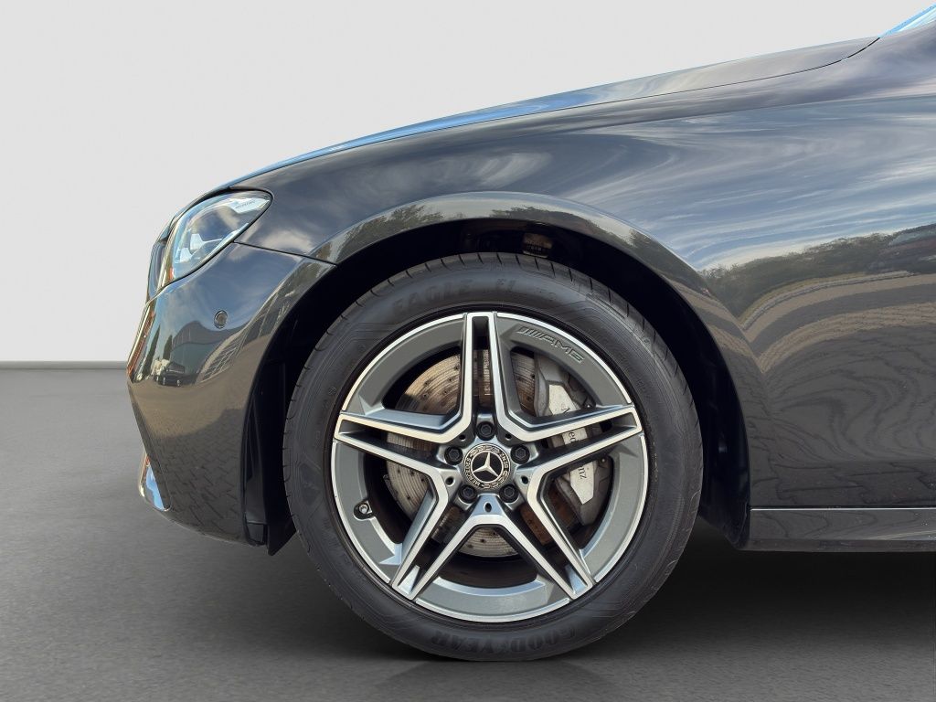 Fahrzeugabbildung Mercedes-Benz E 300 de T AMG*PANO-SD*AHZV*HUD*DISTR*BURMESTER*