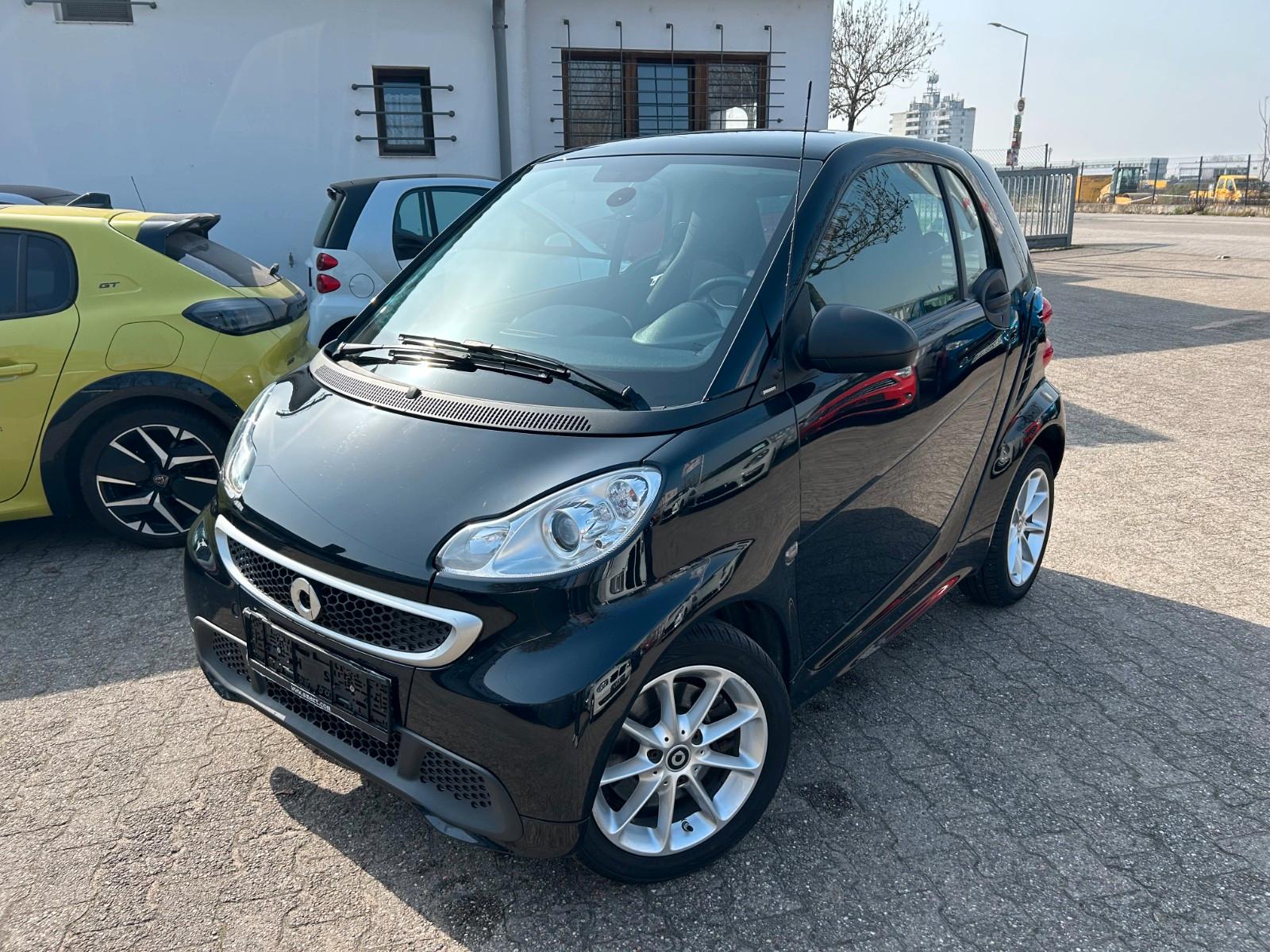Smart ForTwo coupe 62 kW/Navi/Servo/Shz/2.Hd