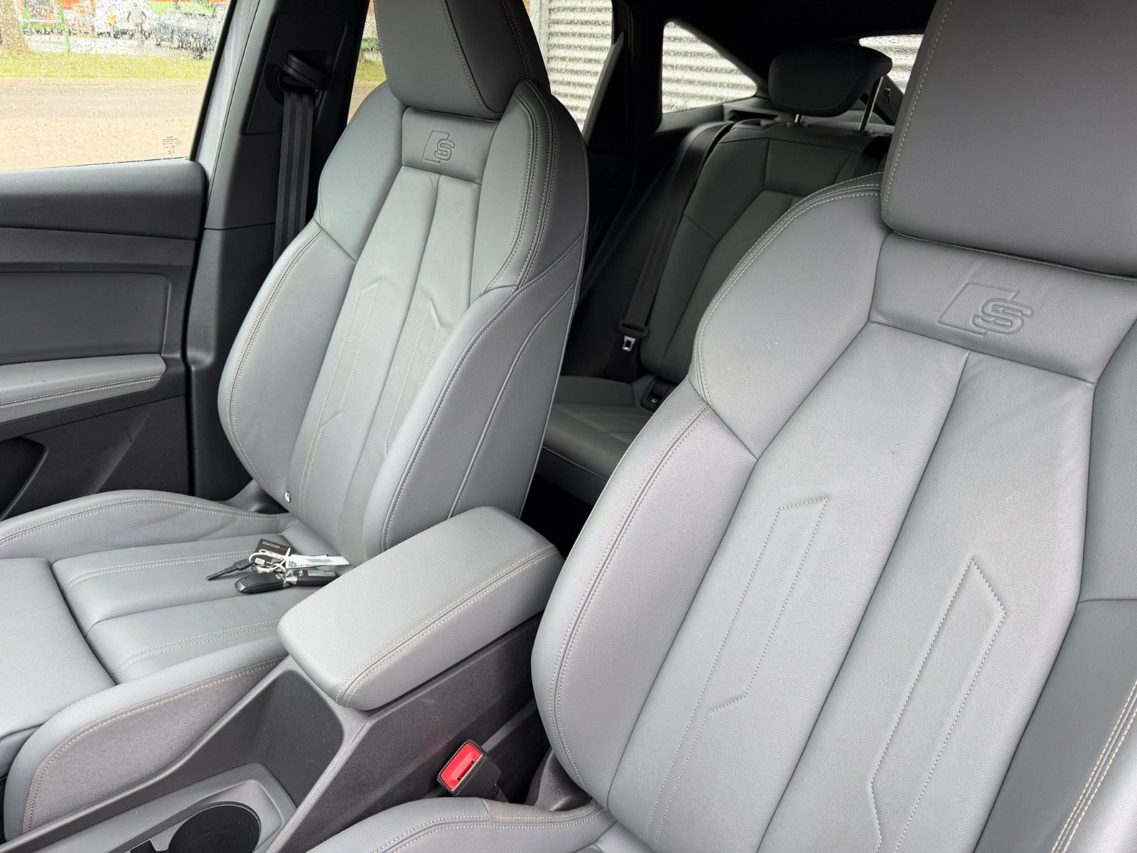 Fahrzeugabbildung Audi Q4 e-tron Sportback 50 Edition One quattro 220KW