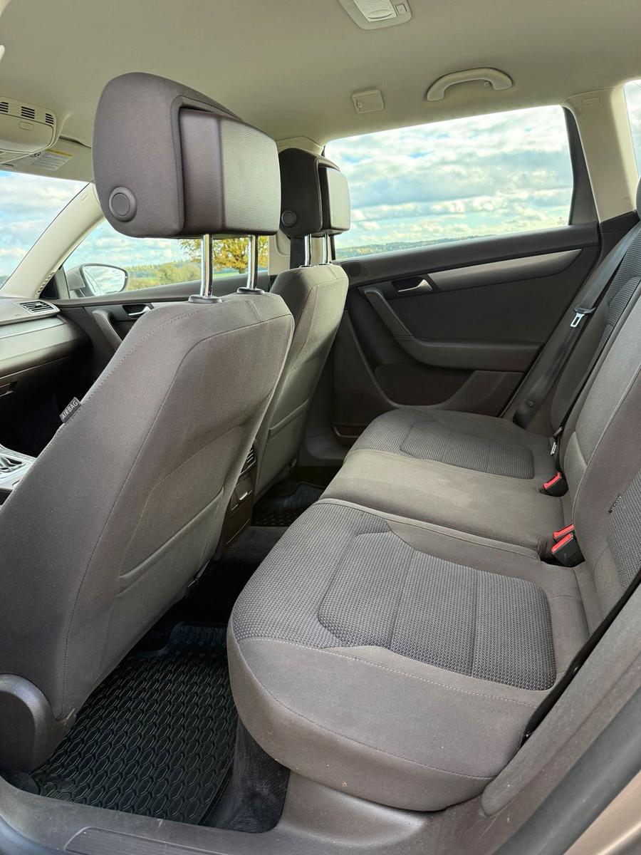 Volkswagen Passat 2011 — photo 6