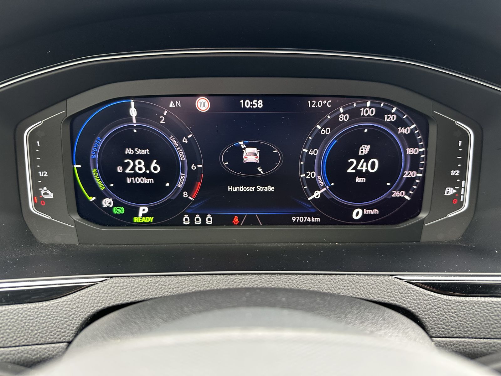 Fahrzeugabbildung Volkswagen Passat Variant GTE NAV+IQ-LIGHT+PANORAMA+ACC+VC