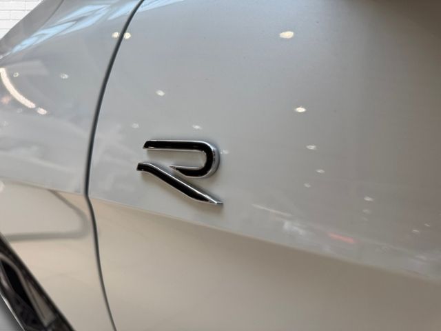 Fahrzeugabbildung Volkswagen Passat R-Line 2,0 l TDI SCR 110 kW (150 PS) 7-Ga