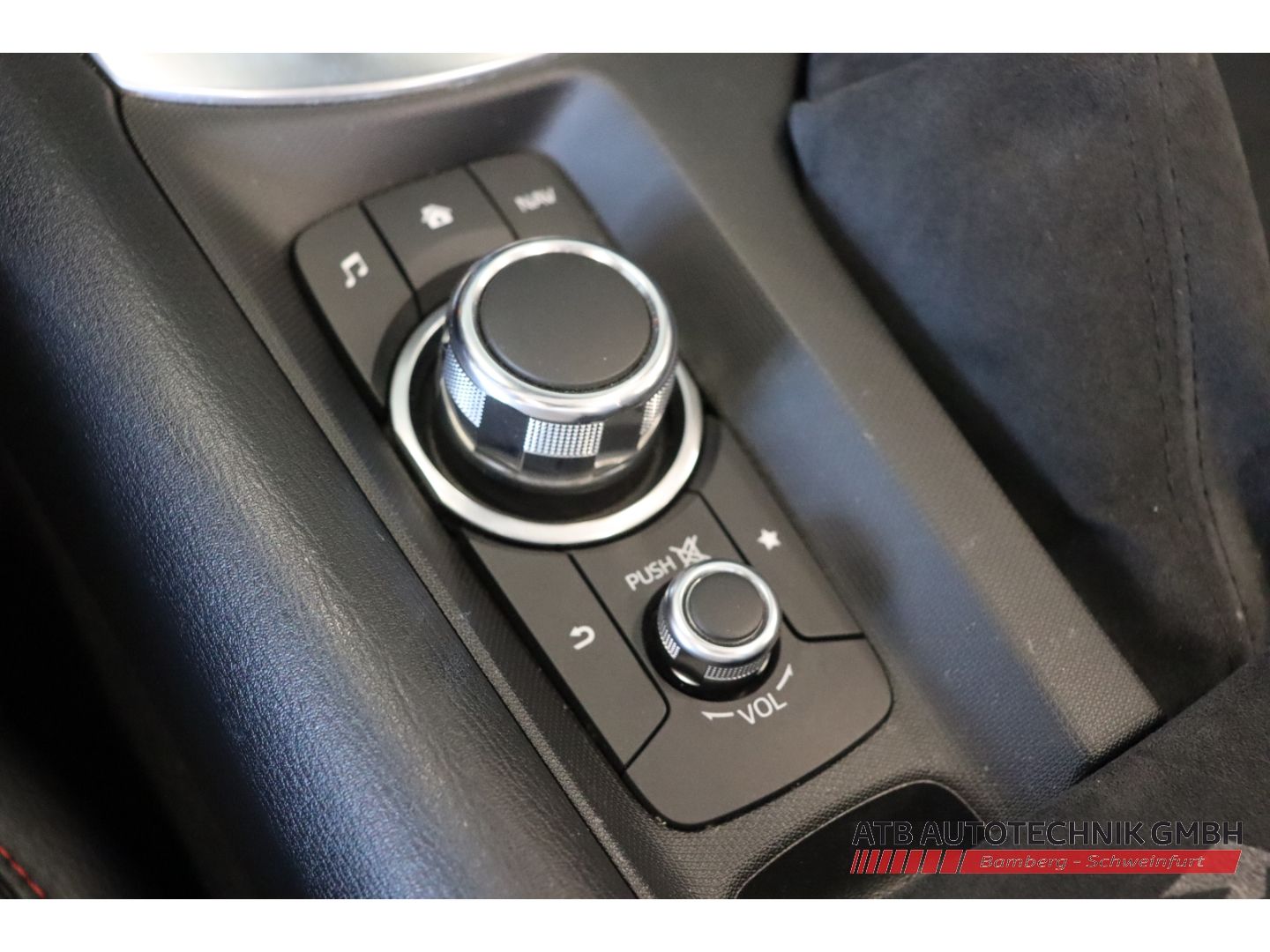 Fahrzeugabbildung Abarth 124 Spider 1.4 MultiAir Turbo Nr. 624 BOSE Faltd