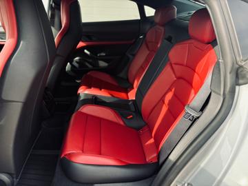 2020 Porsche TAYCAN 缩略图 16