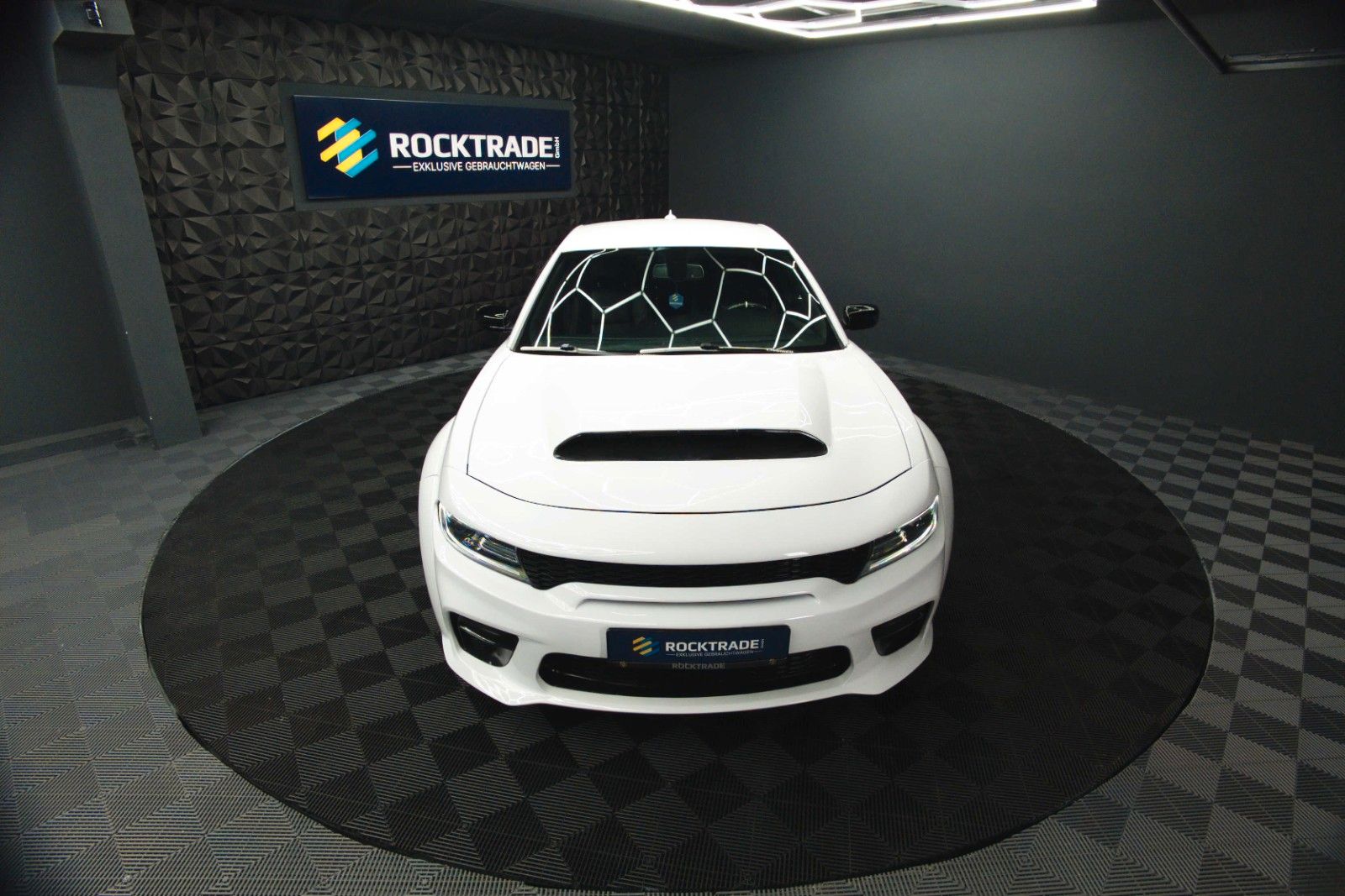 Fahrzeugabbildung Dodge Charger 3.6 4x4 SRT WIDE BODY ANGRY PANDA | LED