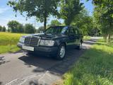 Mercedes-Benz E250td 250d Schiebedach AHK Allwetter W124 S124  - Mercedes-Benz E 250: Blau
