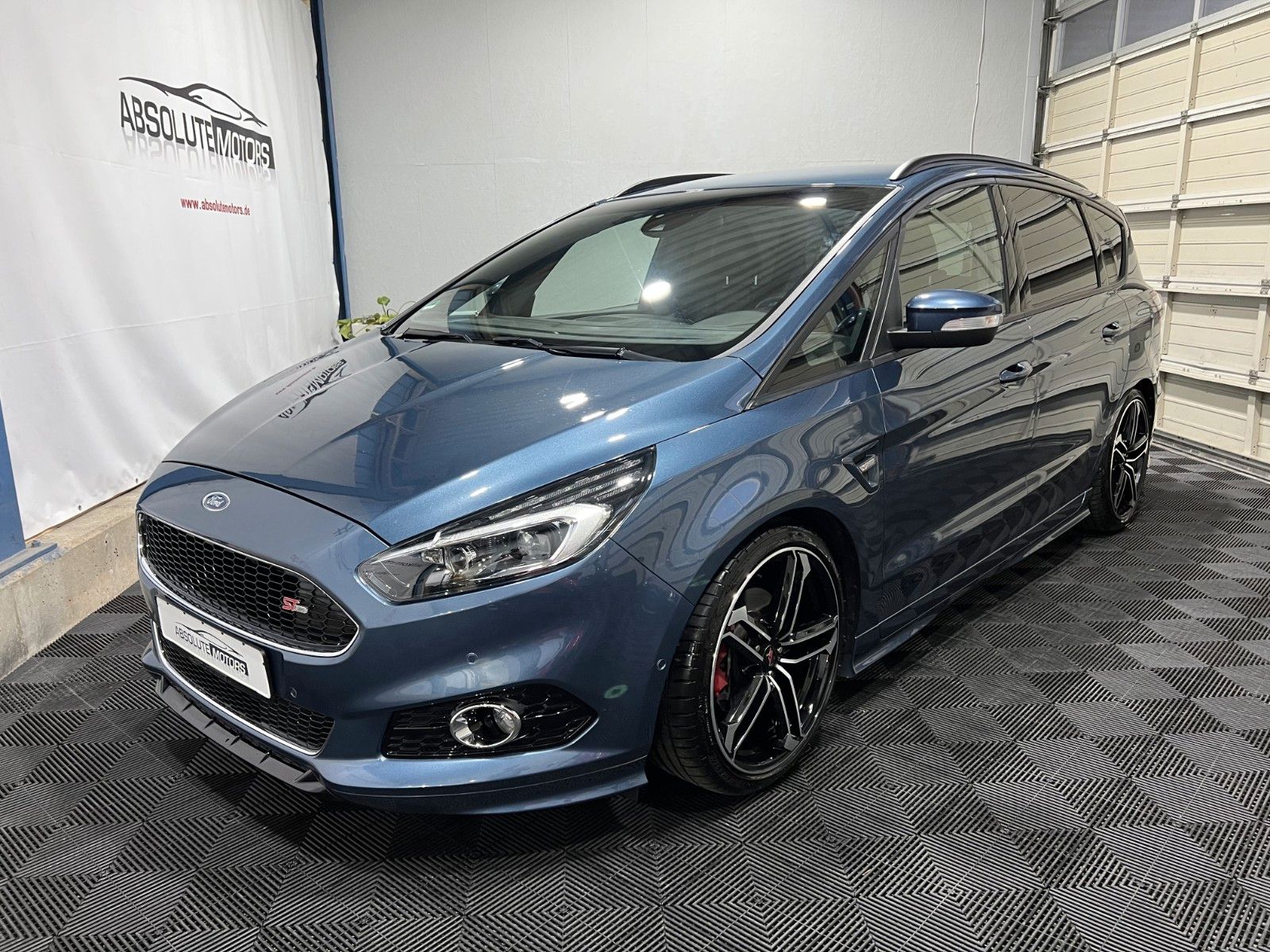 Gebrauchtwagen Ford S-Max S-Max 1,5EcoBoost ST-Line *7-Sitze *20" *AHK in Nürnberg