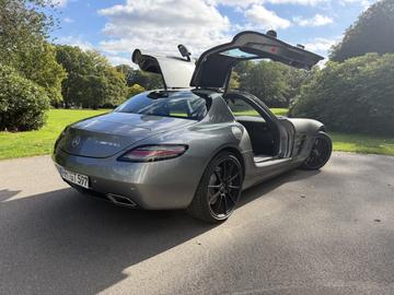 صورة 4 لـ 2014 Mercedes-BENZ SLS AMG