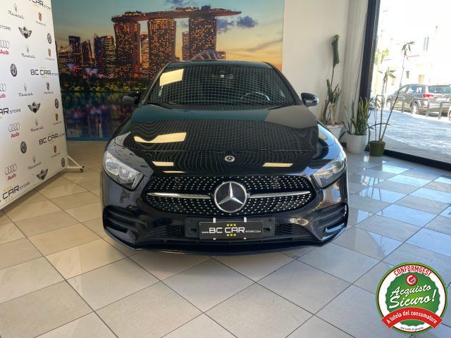 Mercedes-Benz MERCEDES-BENZ A 180 Aut. Premium AMG *NIGHT PACK imagem 2
