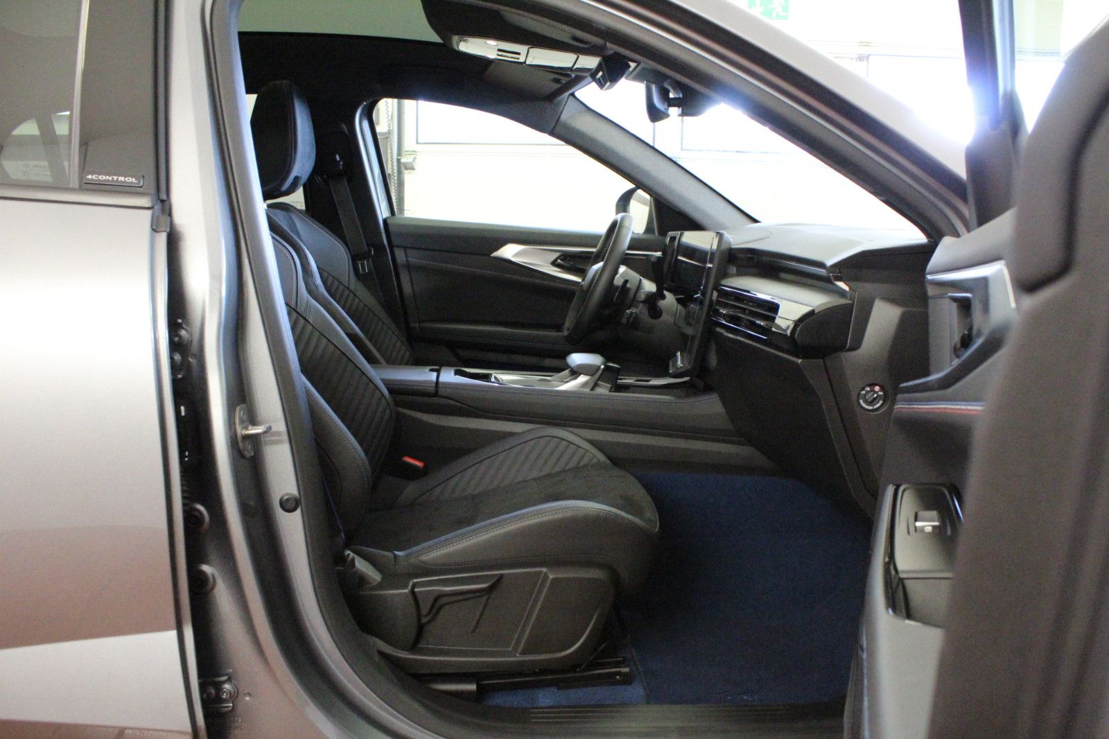 Fahrzeugabbildung Renault Rafale Hybrid E-Tech 4x4 300 PHEV Esprit Alpine