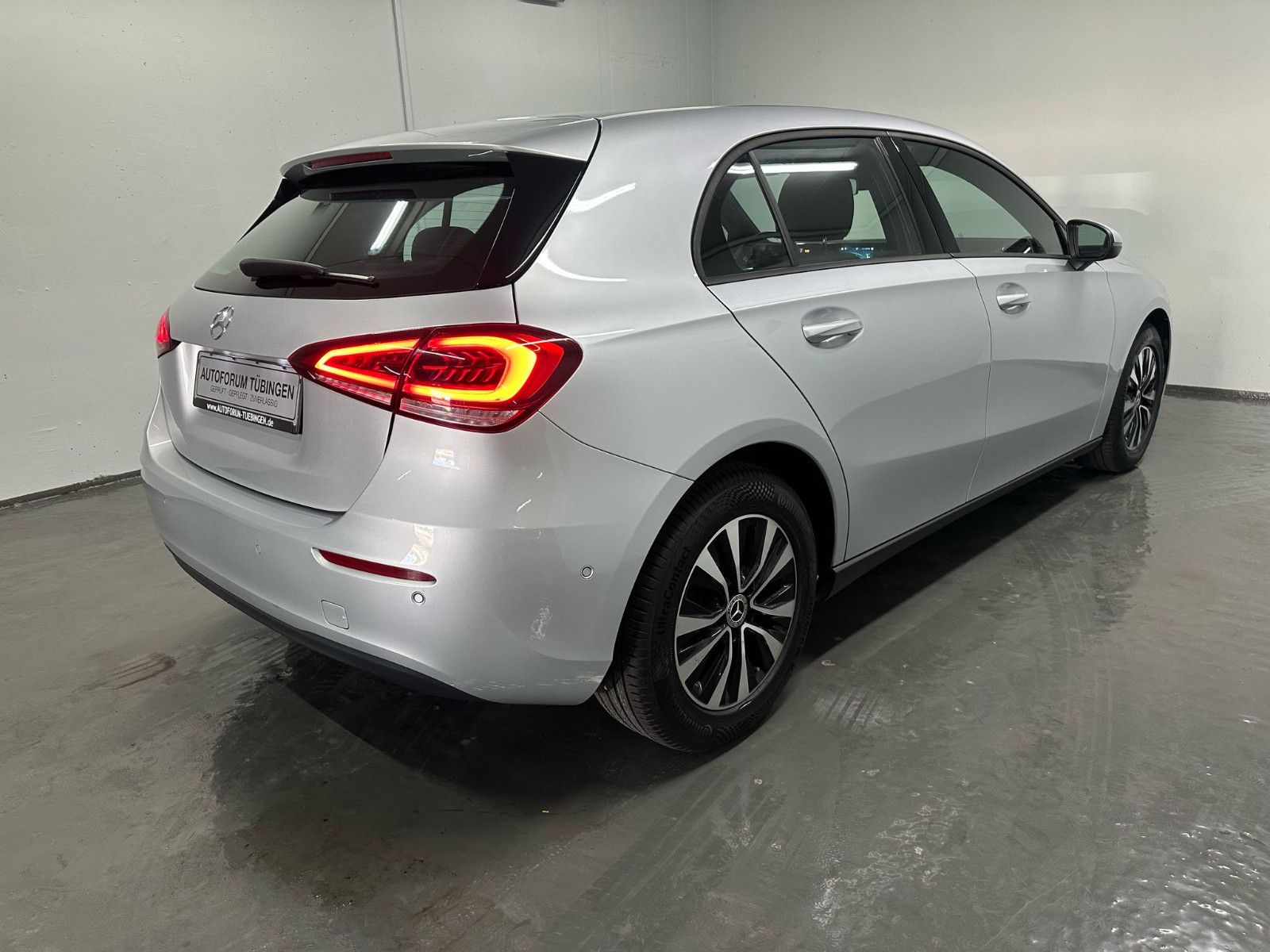 Fahrzeugabbildung Mercedes-Benz A 200 d DCT *DISTRO*AHK*LED*NAVI*BUSINESS*SH