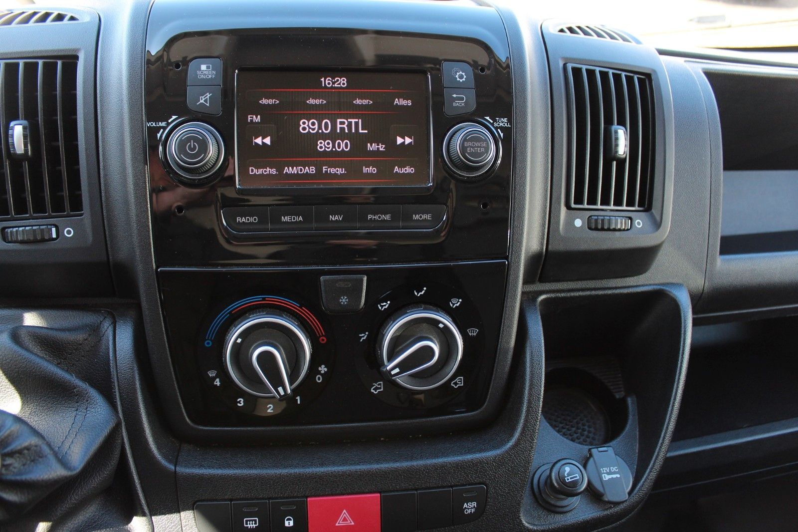 Fahrzeugabbildung Fiat Ducato Kasten 120MJT  L2H2  NAVI/AC/KAMERA/PDC
