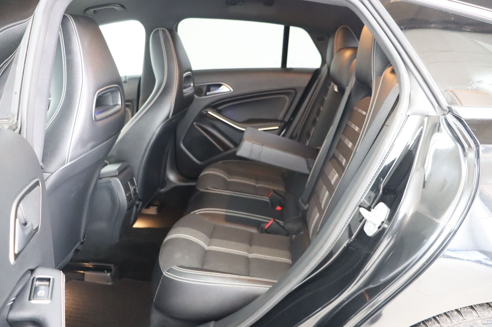 Fahrzeugabbildung Mercedes-Benz CLA 220 CDI Shooting Brake 4Matic