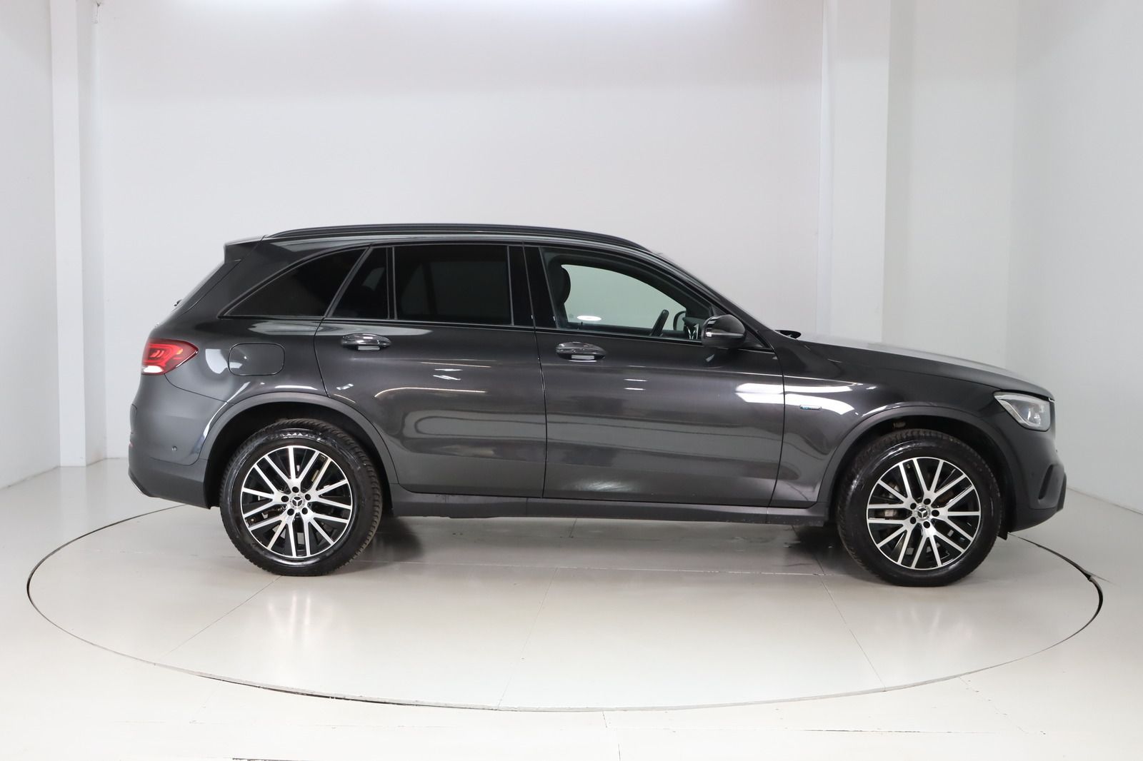 Fahrzeugabbildung Mercedes-Benz GLC 300 e 4Matic * DIS * RFK * LED