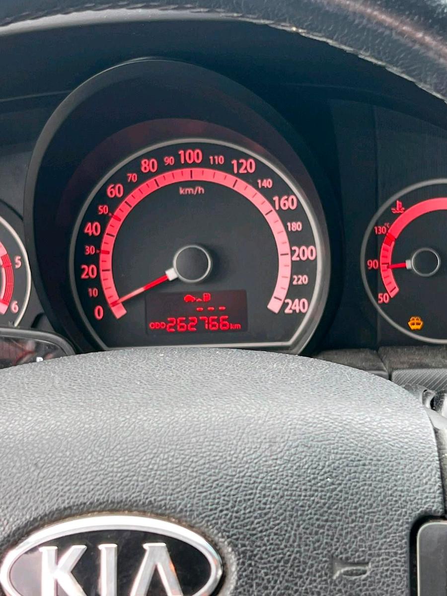 Kia  2010 — photo 5