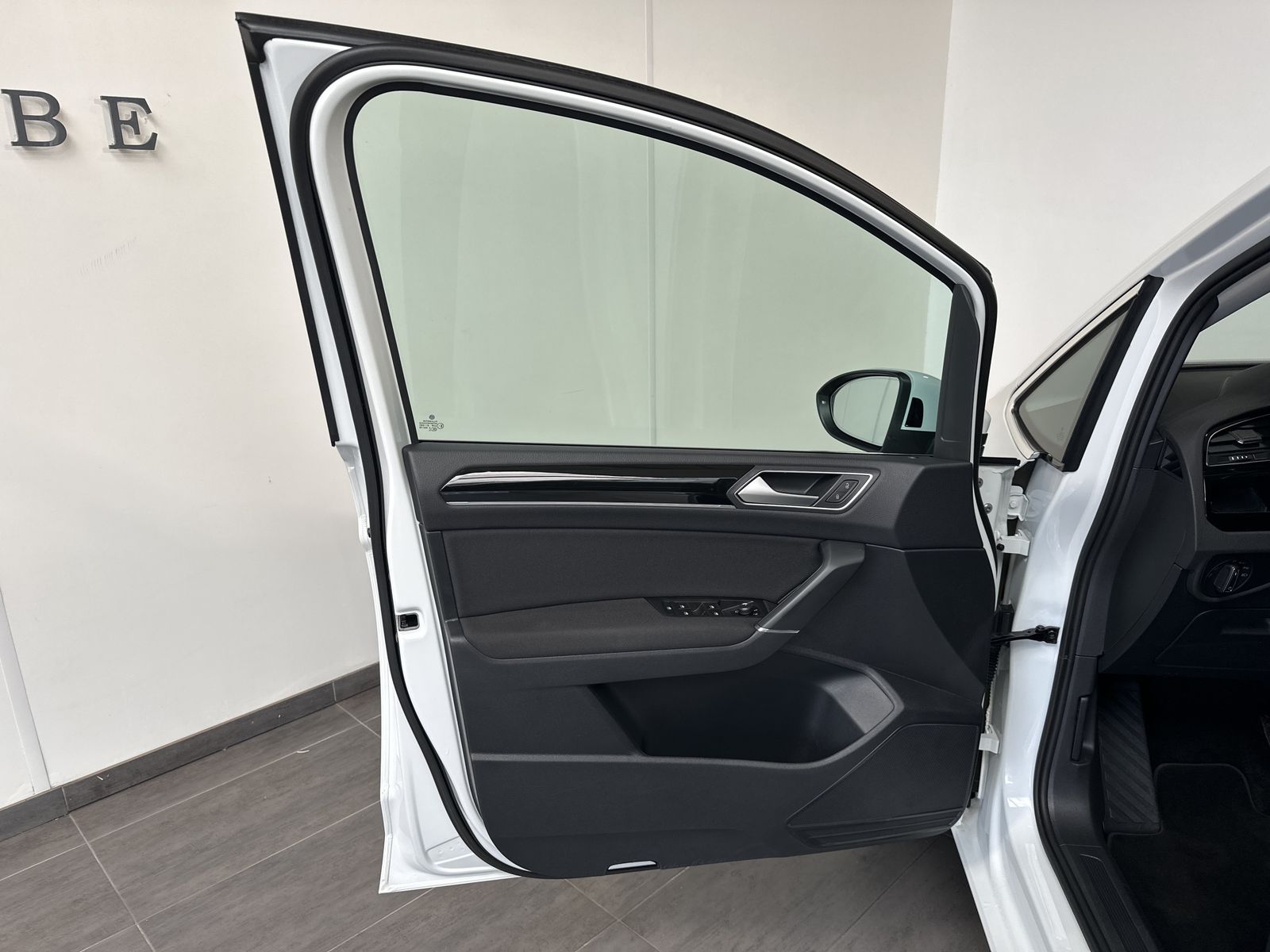 Fahrzeugabbildung Volkswagen Touran 2.0 TDI DSG Highline NAV+LED+ACC+KAM