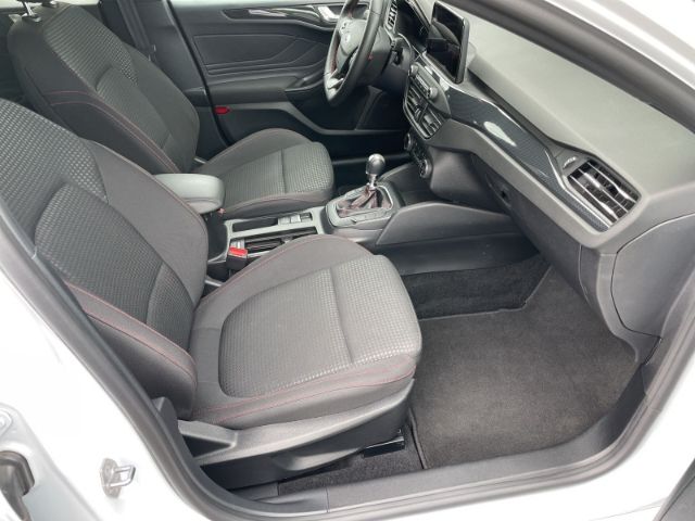 Fahrzeugabbildung Ford Focus 1.0 EcoBoost Mild-Hybrid, ST-Line AHK, Nav