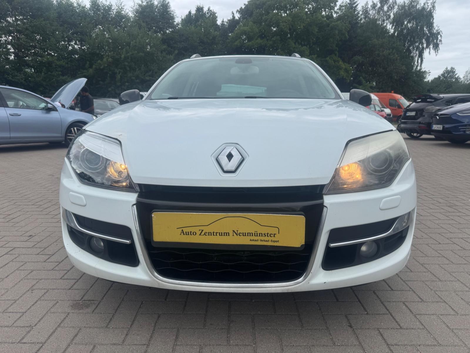 Renault Laguna 2011 — rear view