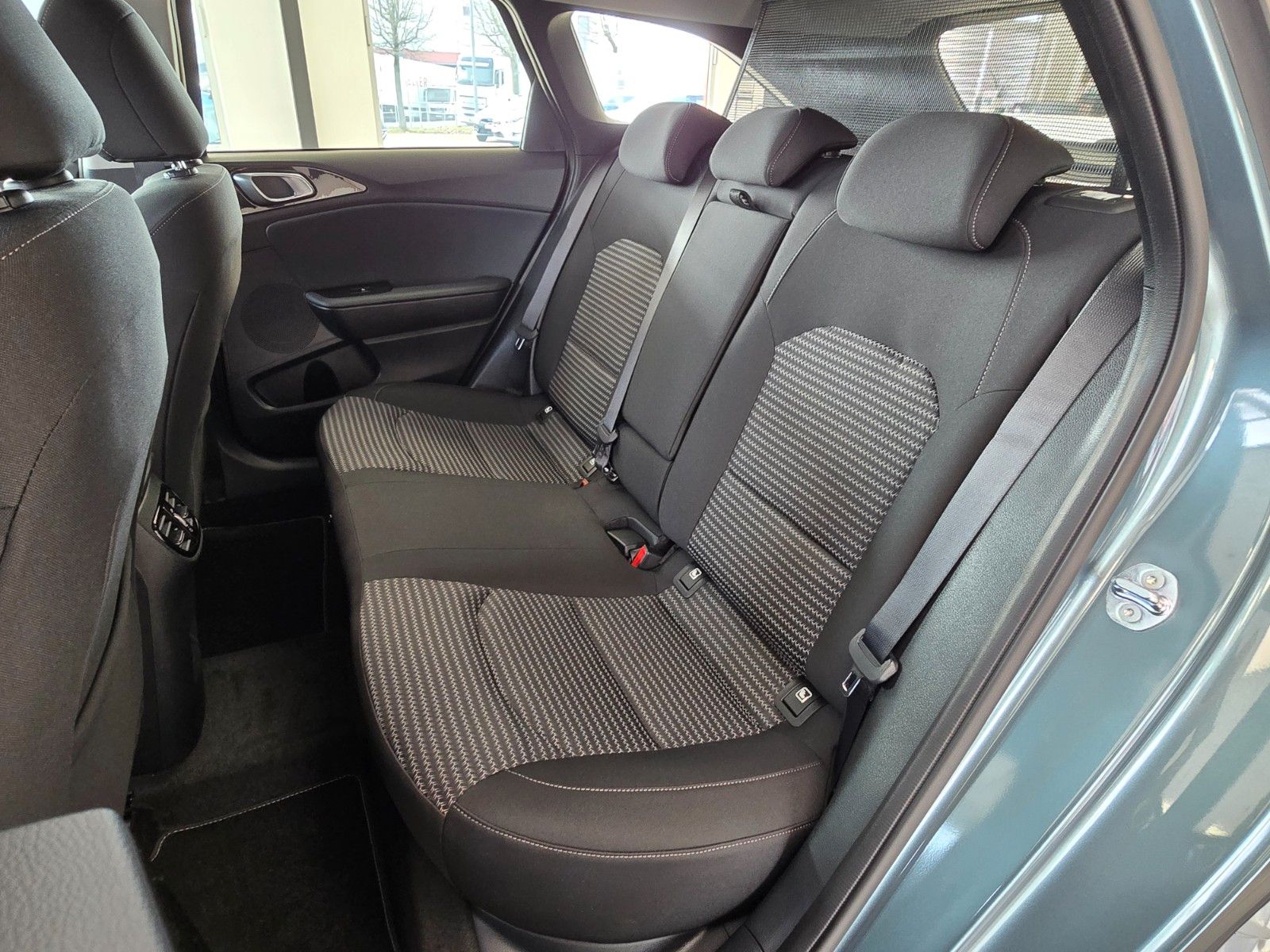 Fahrzeugabbildung Kia CEED_SW 1.5T 48V DCT 140 ULTIMATE Navi Kamera