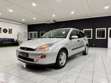 Ford Focus 1.6i 16V cat 5p. Zetec - Ford Gebrauchtwagen von 2000